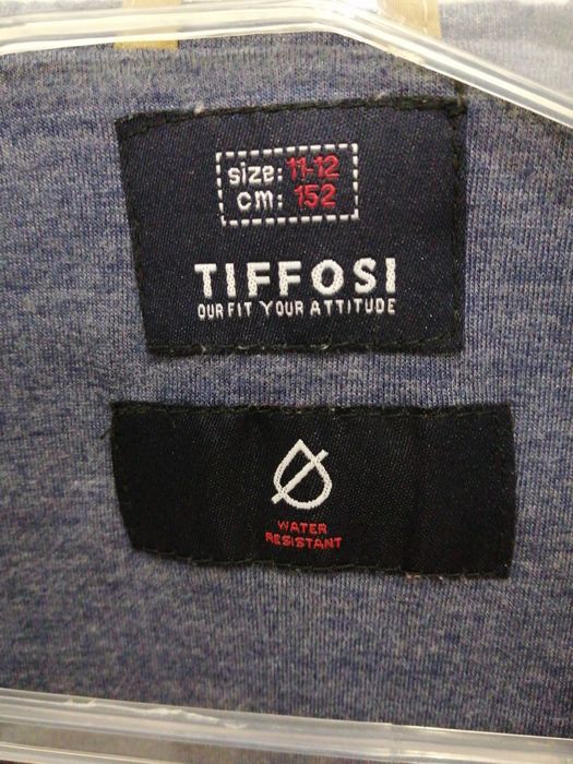 Blusão Tiffosi com capuz