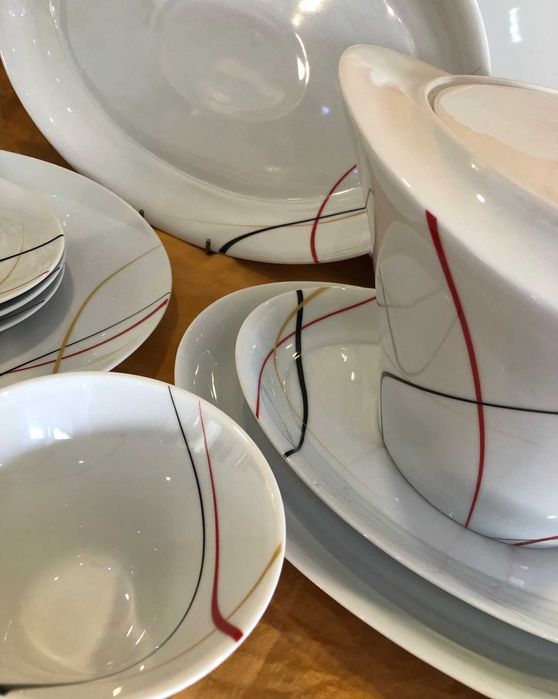 conjunto de peças de mesa em porcelana da spal, coleção "la folie"