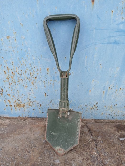 лопатка саперна складна