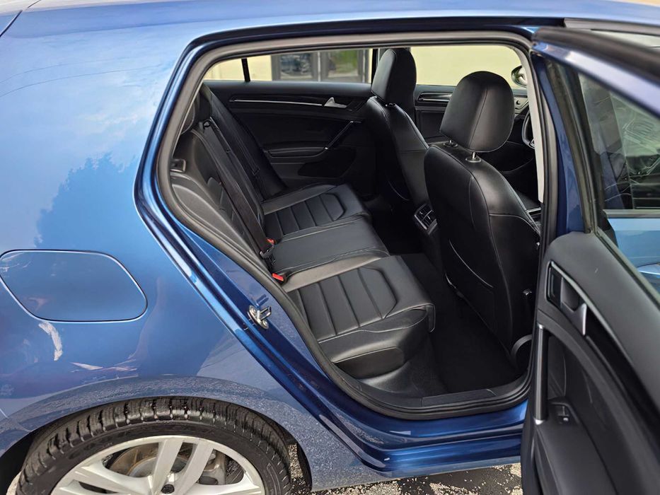 Volkswagen Golf      2017