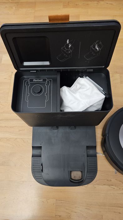 Robot  odkurzający  iRobot  Roomba  j7