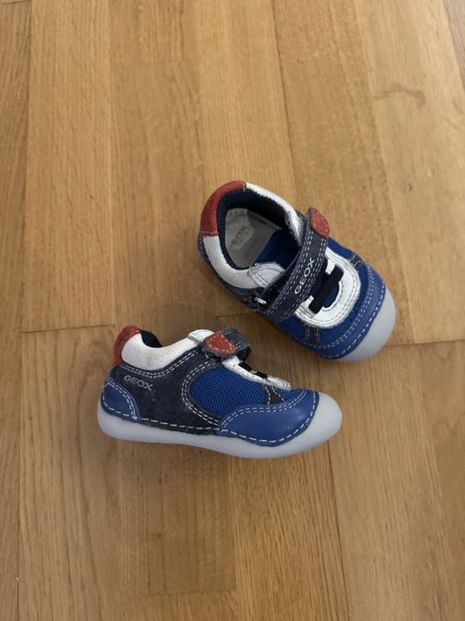 Sapatos bebe azul/branco/vermelho