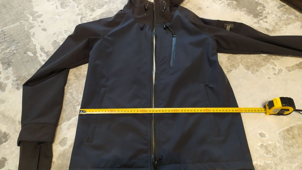 Стильная ветровка-куртка Staff