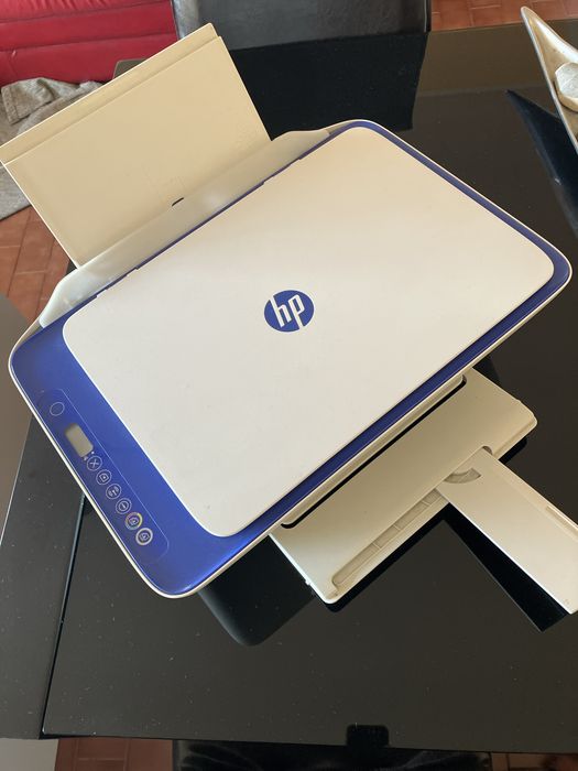 Impressora HP em bom estado com tinteiros a funcionar