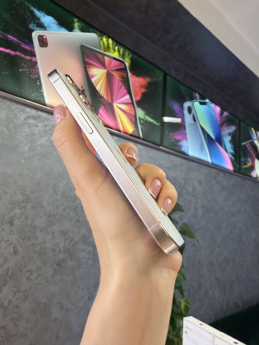 Вживаний IPHONE 15Pro 256 White Titanium Neverlock Костюшка,5 igrand