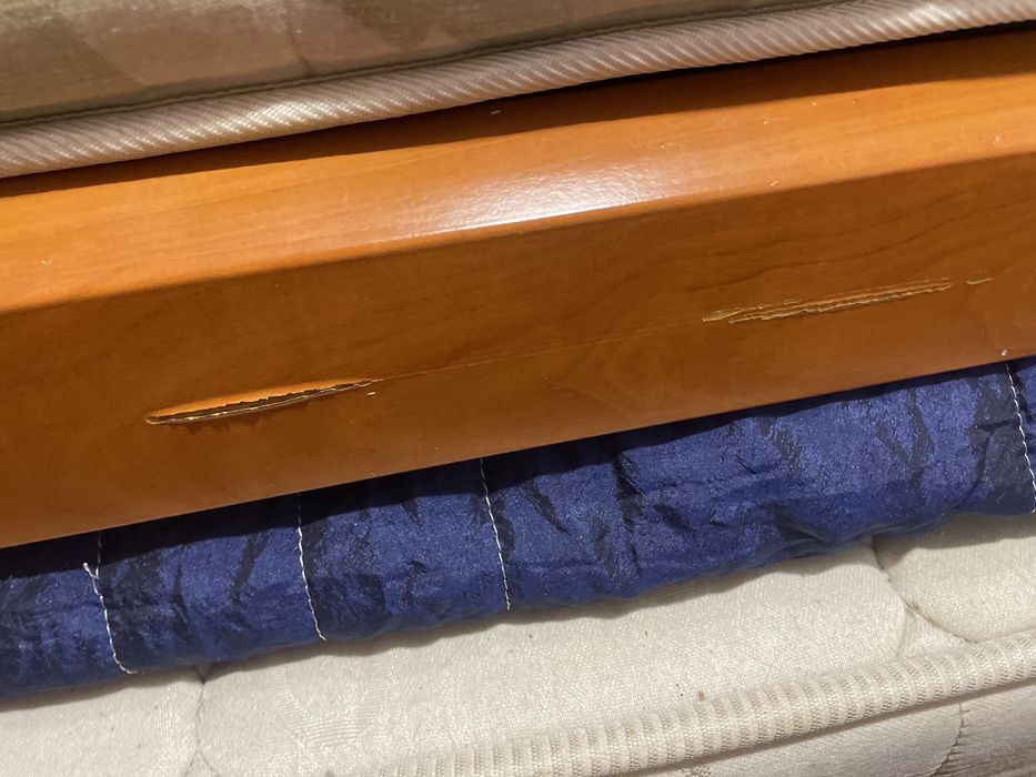 Cama soleiro e aberta fica cama de casal