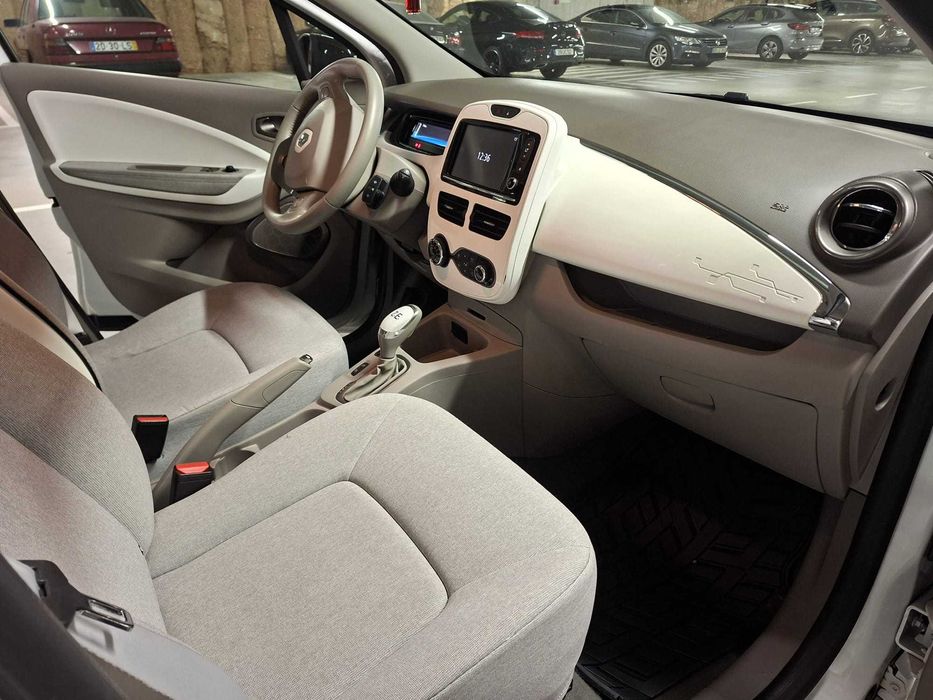Renault ZOE 40 | 01/2019 | 100% Elétrico | Automático | Económico