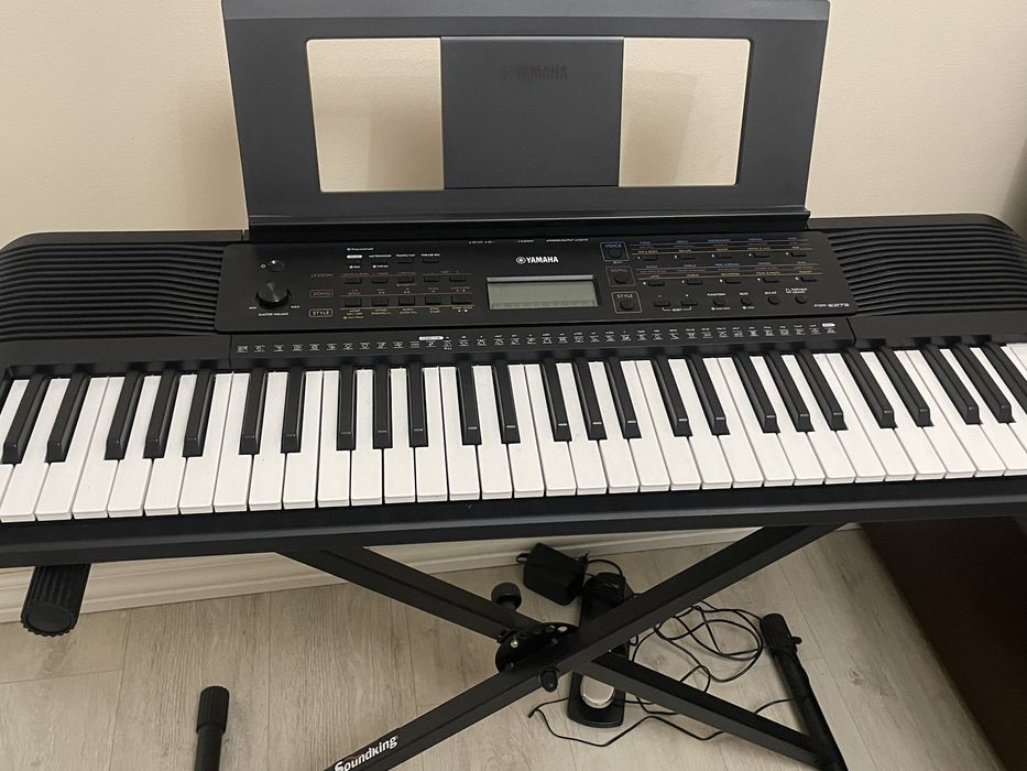 Синтезатор YAMAHA PSR-ER73
