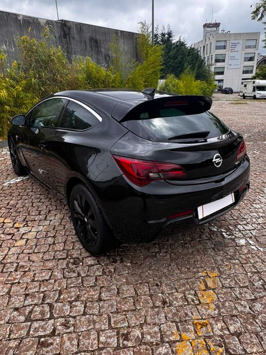 Opel Astra GTC 1.6 CDTI 110cv OPC Line | 12/2017 | Nacional