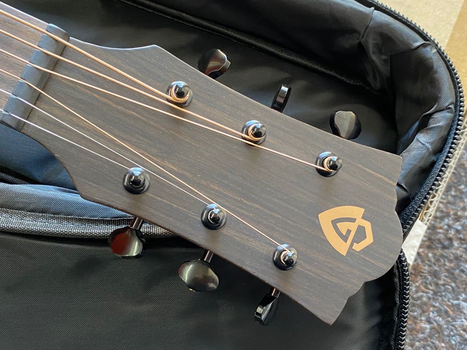 Guild Traveler + Gig Bag (Nova)