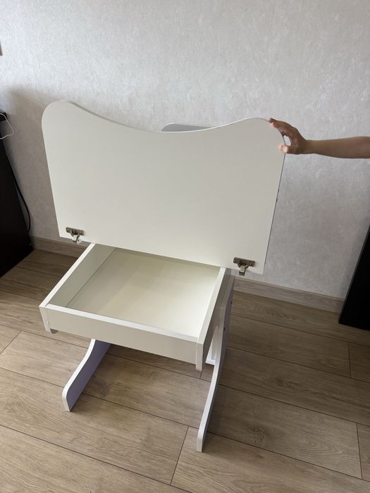 Стіл дошкільний.