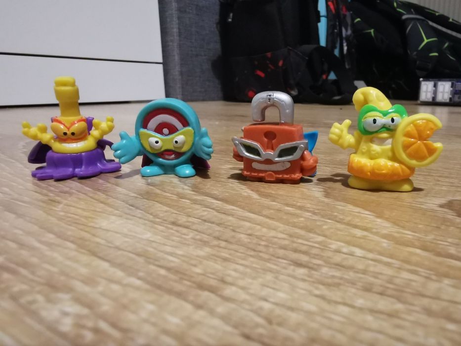Zestaw figurek super zings 20 szt.