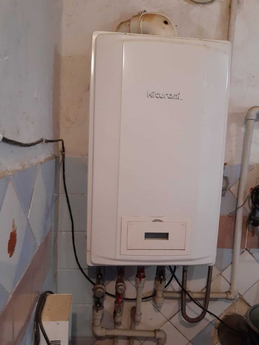 Продам котел Kiturami, б/у, газовый, двухконтурный, турбинированый