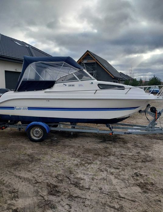 Motorowka łódź motorowa