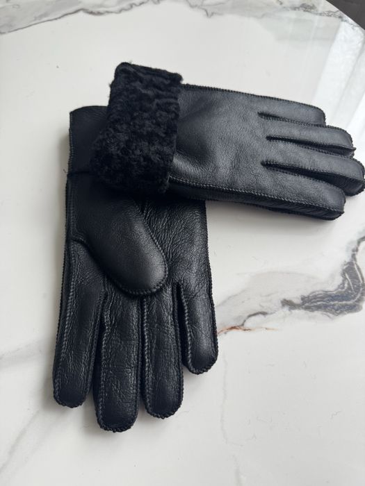 Рукавиці з натуральної овечої шкіри.