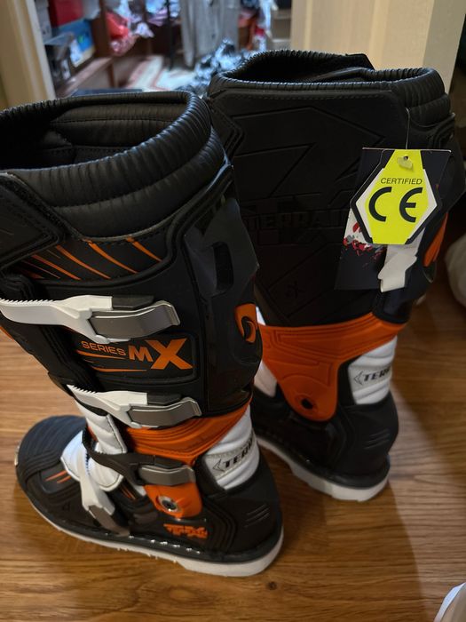 Мотоботы Forma новые 41- 41,5 размер