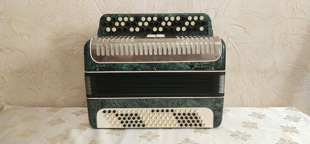 Красивий баян Кіровський