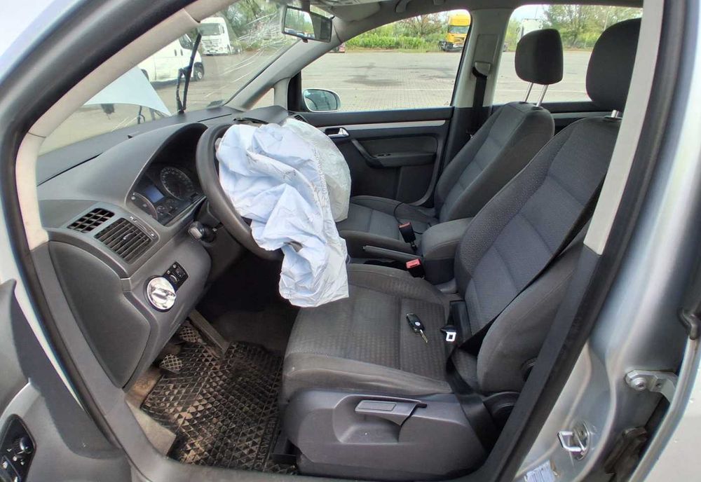 2003 Volkswagen Touran 1.9 TDI AVQ 101 KM LAKIER LA7W Silnik Skrzynia części