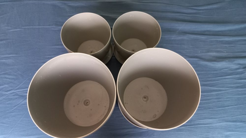 Doniczki plastikowe szare 4 sztuki