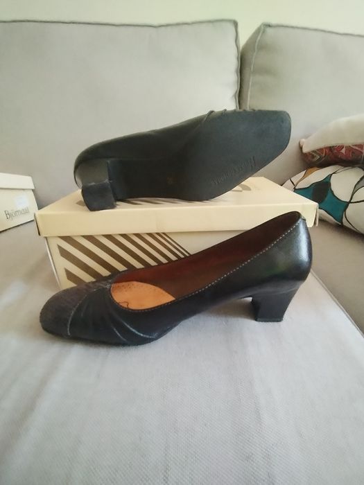 Sapatos de Salto Baixo em pele, "Horas Cómodas" N.º 36