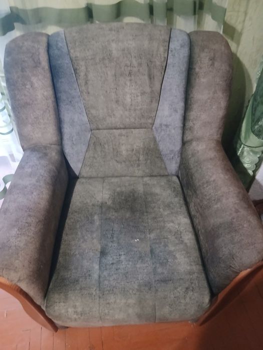 Продам диван крісла пуфи