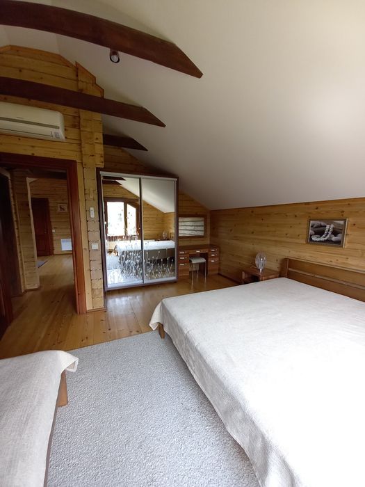 ЕКО Дім на Брюховецькій. Подобово.