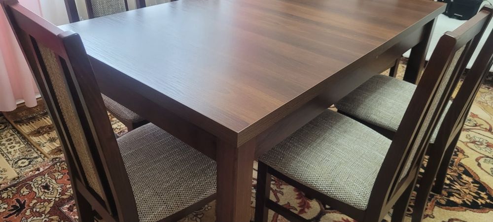 Sprzedam stół plus krzesła 140-180/80