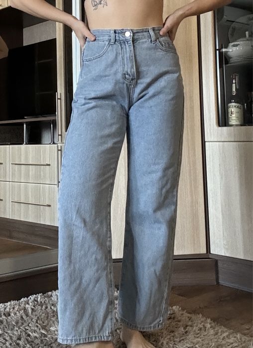 Прямі джинси з високою посадкою