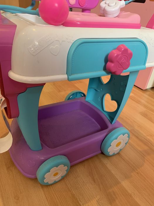 Carrinho da doutora brinquedos