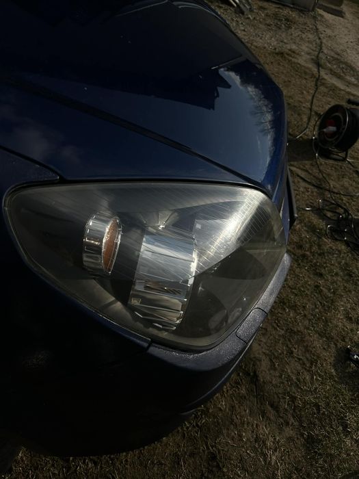 Regeneracja reflektorów samochodowych