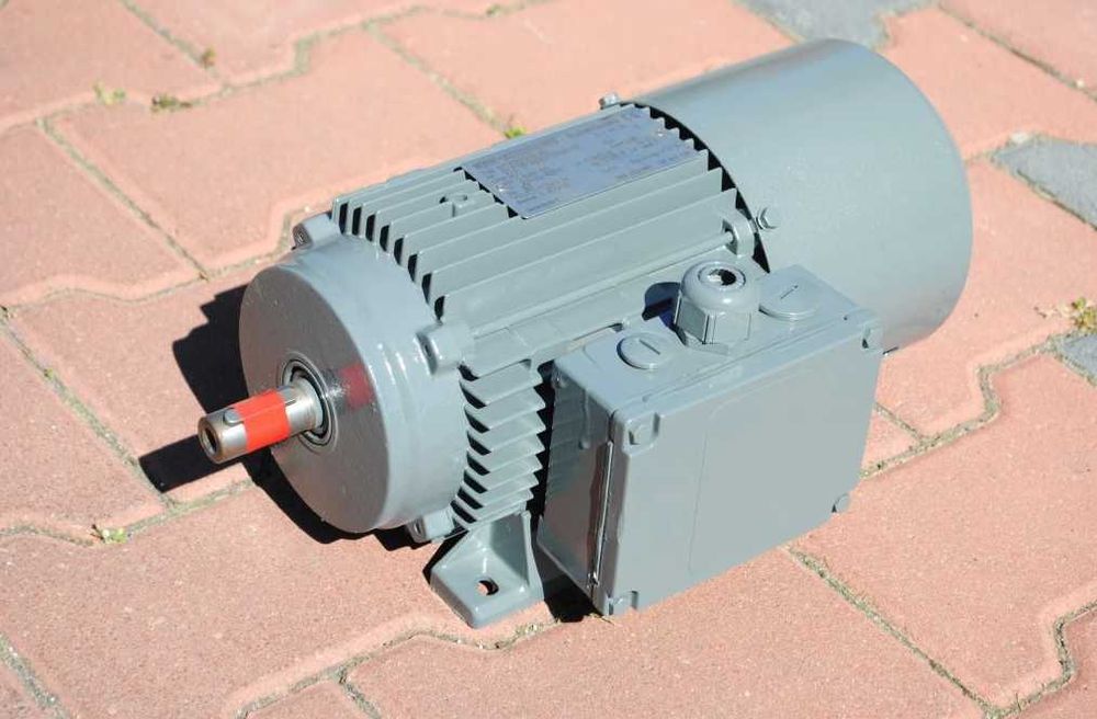 Silnik elektryczny 0.1kw. 500obr. z hamulcem. SEW