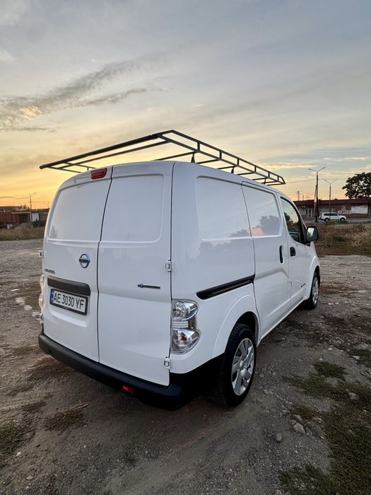 Nissan e - NV 200