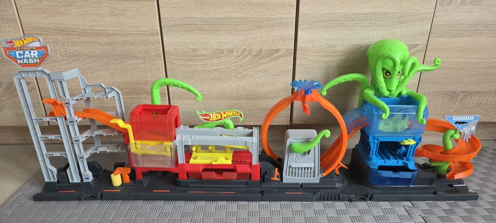 Myjnia hot wheels atak ośmiornicy