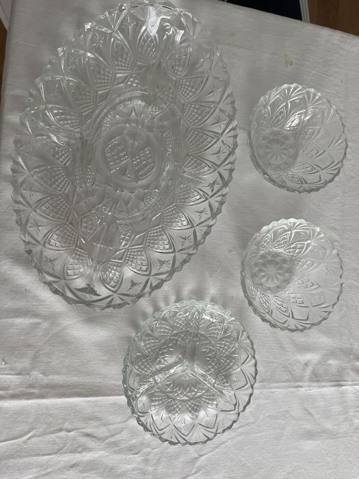 Conjunto 2 tacas de fruta e 2 tacas de apetitivos em vidro de 4 pecas