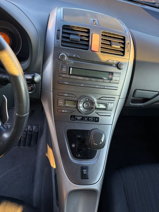 Продаю Toyota Auris