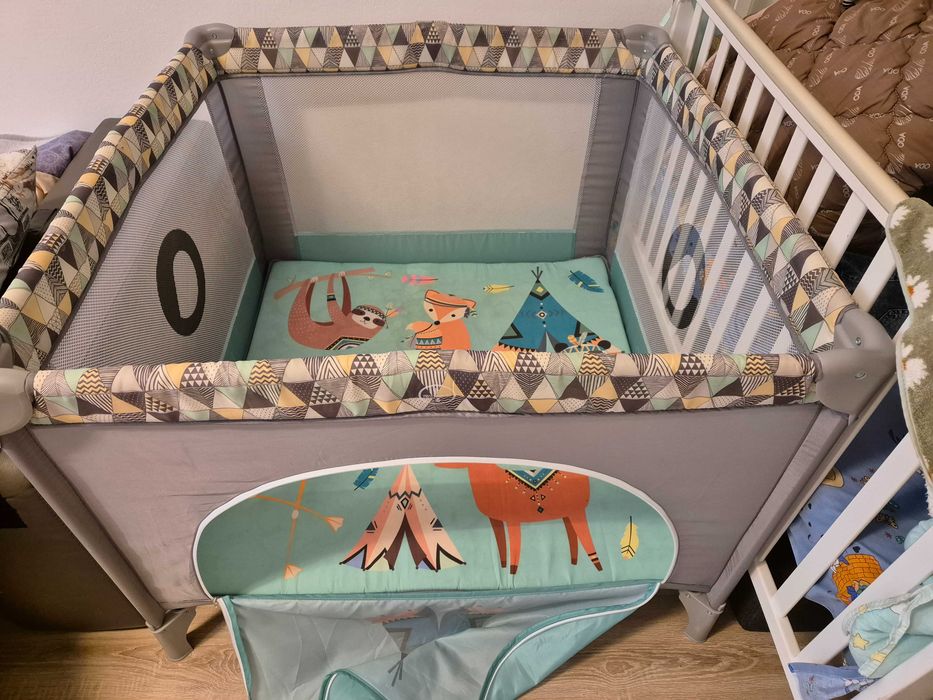 Манеж дитячий квадратний