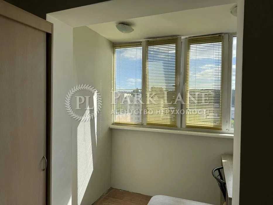 3-кімнатна квартира 62м², ремонт, Голосіївська 16, Деміївська