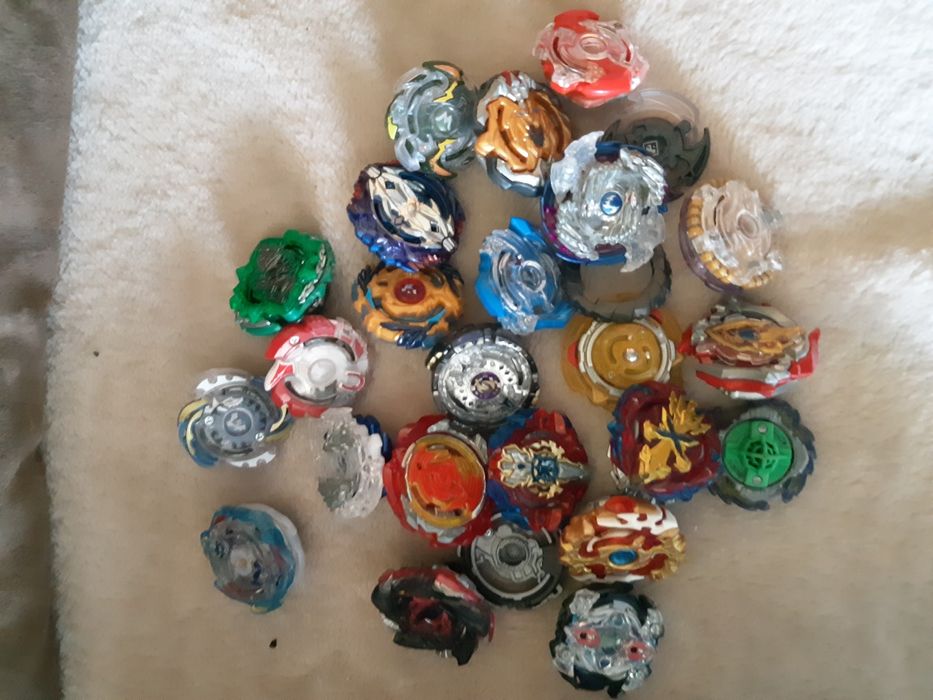 Бейблэйды популярна гра