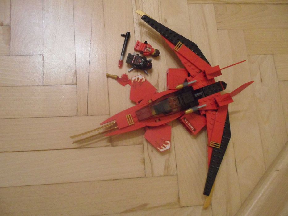 Klocki Lego Ninjago - Pojazd bojowy Kaia 70721 - Łódź