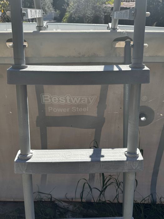 Piscina Bestway 2X4 com acessórios