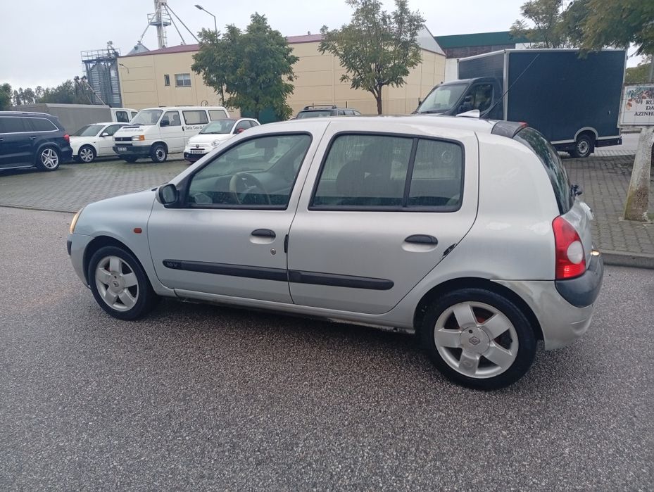 Renault Clio 2002 a gasolina aceito troca