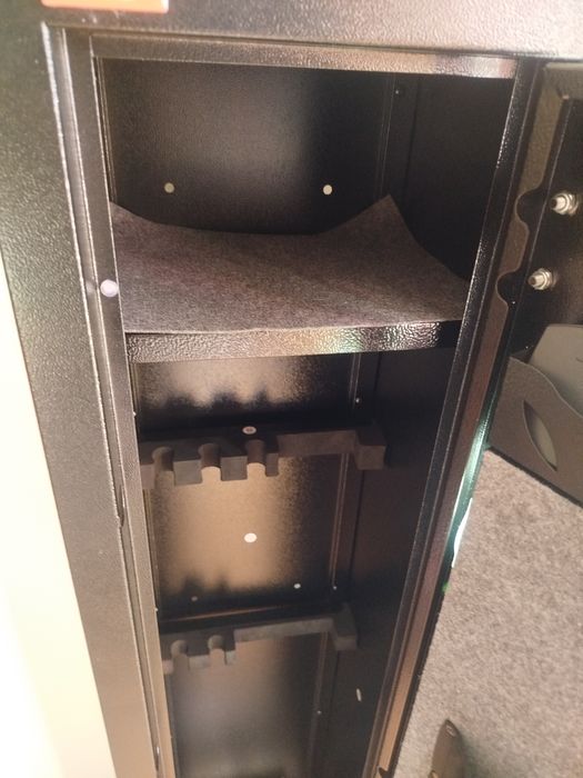 Cofre para 5 armas. 
Abertura de chave , impressã