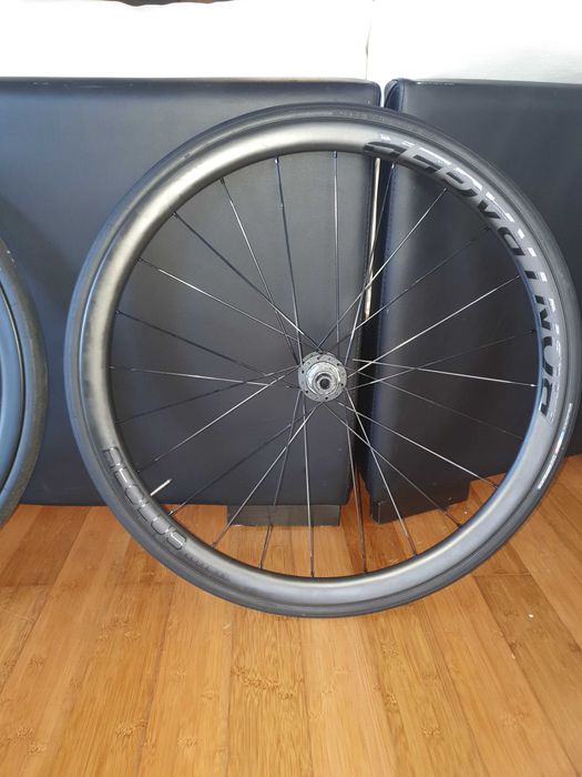 Rodas carbono Bontrager Aeolus Elite 35 Disco