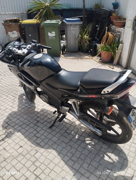 Honda CBR 125r a trabalhar bem