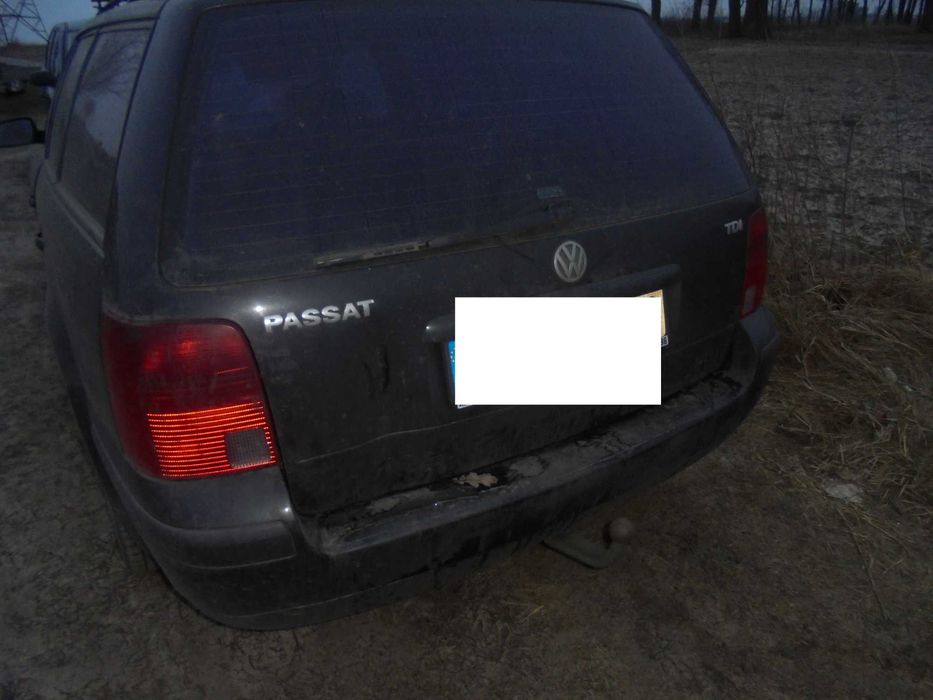 Volkswagen Passat B5 przed lift kombi kolor czarny 1.9 tdi na części