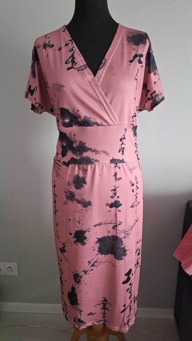 sukienka elegancka w roz .50/52