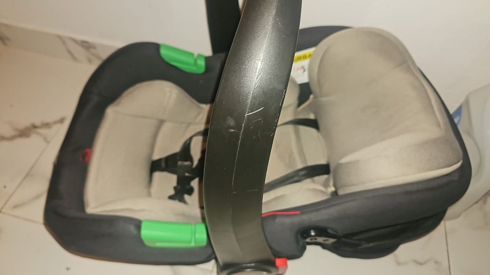 Vendo carrinho de bebê