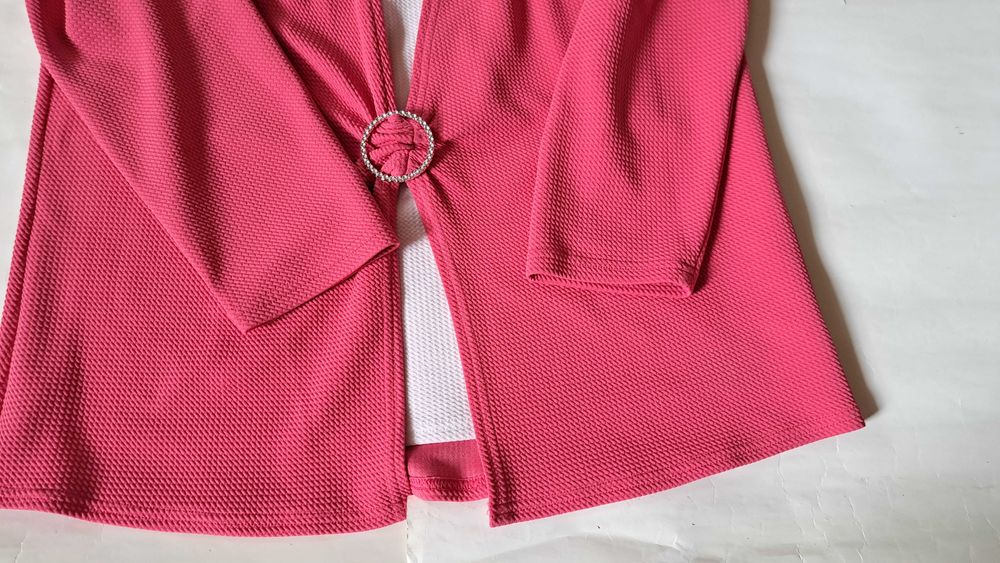 Bluzka damska - r. 42 - XL - rękaw 3/4 z ozdobną klamrą