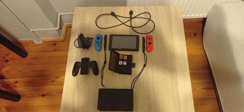 Nintendo Switch z grami i kartą micro sd 230 gb