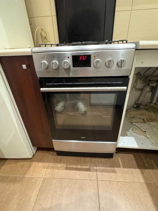 Kuchenka gazowa wolnostojąca z piekarnikiem – Inox / Srebrna